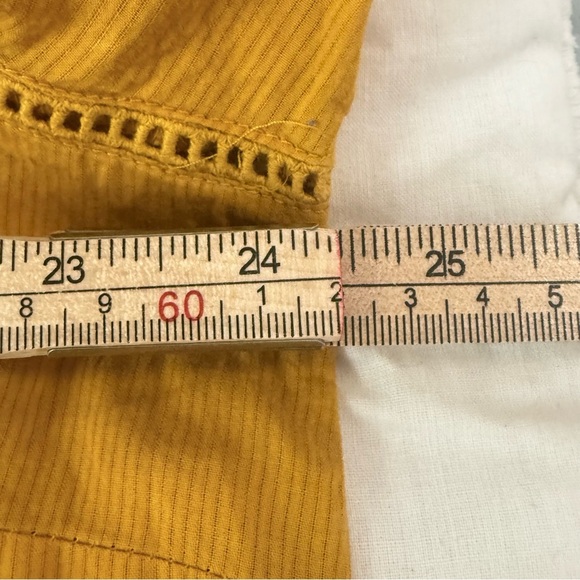 J. Crew 100% Cotton Ruffle Sleeve Eyelet Embroidered Blouse Size L - Picture 8 of 11